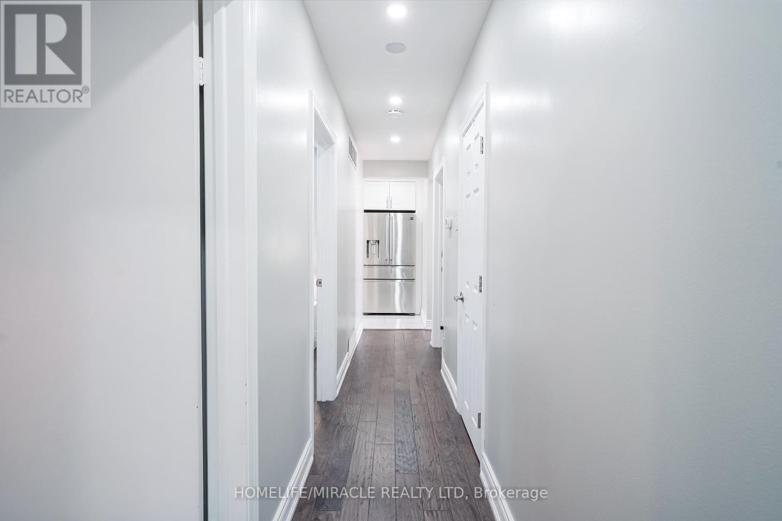 93 Amberjack Boulevard, Toronto, Ontario  M1H 2J6 - Photo 21 - E12177151