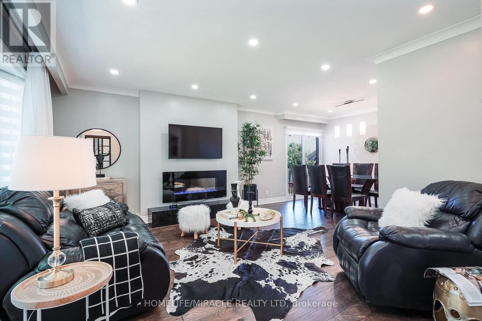 93 Amberjack Boulevard, Toronto, Ontario  M1H 2J6 - Photo 5 - E12177151