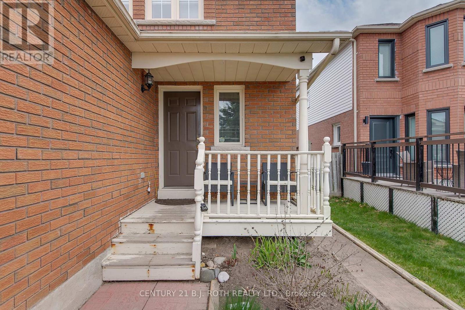 107 Laidlaw Drive N, Barrie, Ontario  L4N 7R9 - Photo 2 - S12195588