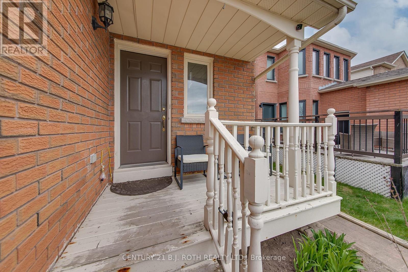 107 Laidlaw Drive N, Barrie, Ontario  L4N 7R9 - Photo 3 - S12195588