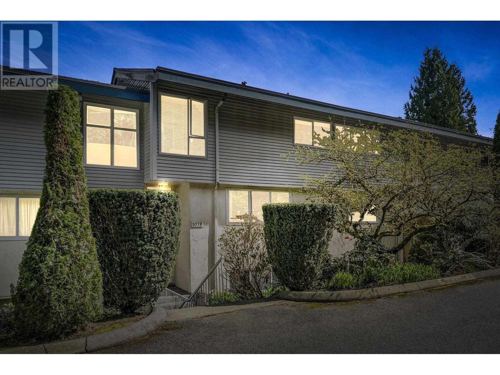 1079 Cecile Drive, Port Moody, British Columbia  V3H 1M6 - Photo 2 - R3011182