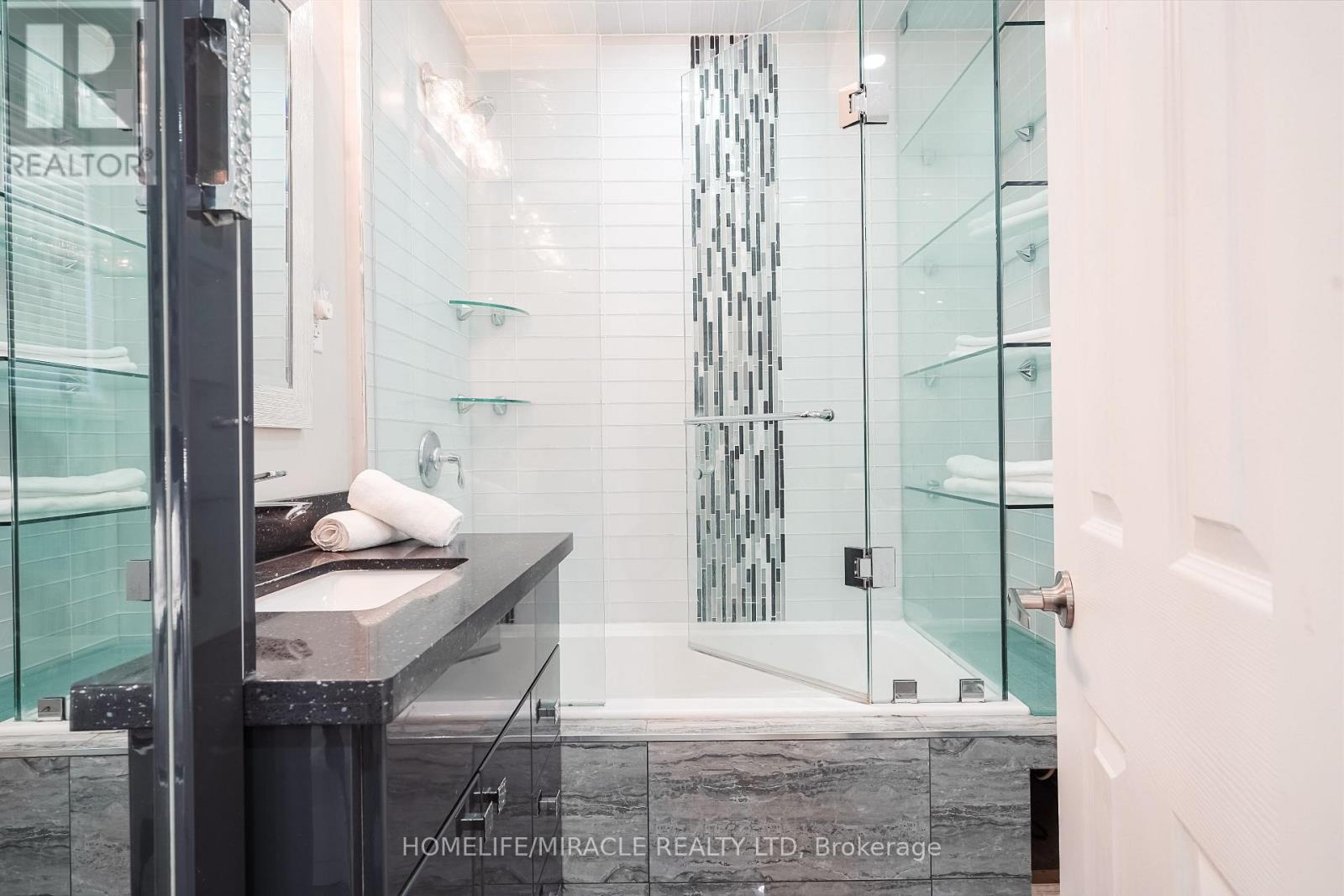 93 Amberjack Boulevard, Toronto, Ontario  M1H 2J6 - Photo 27 - E12177151