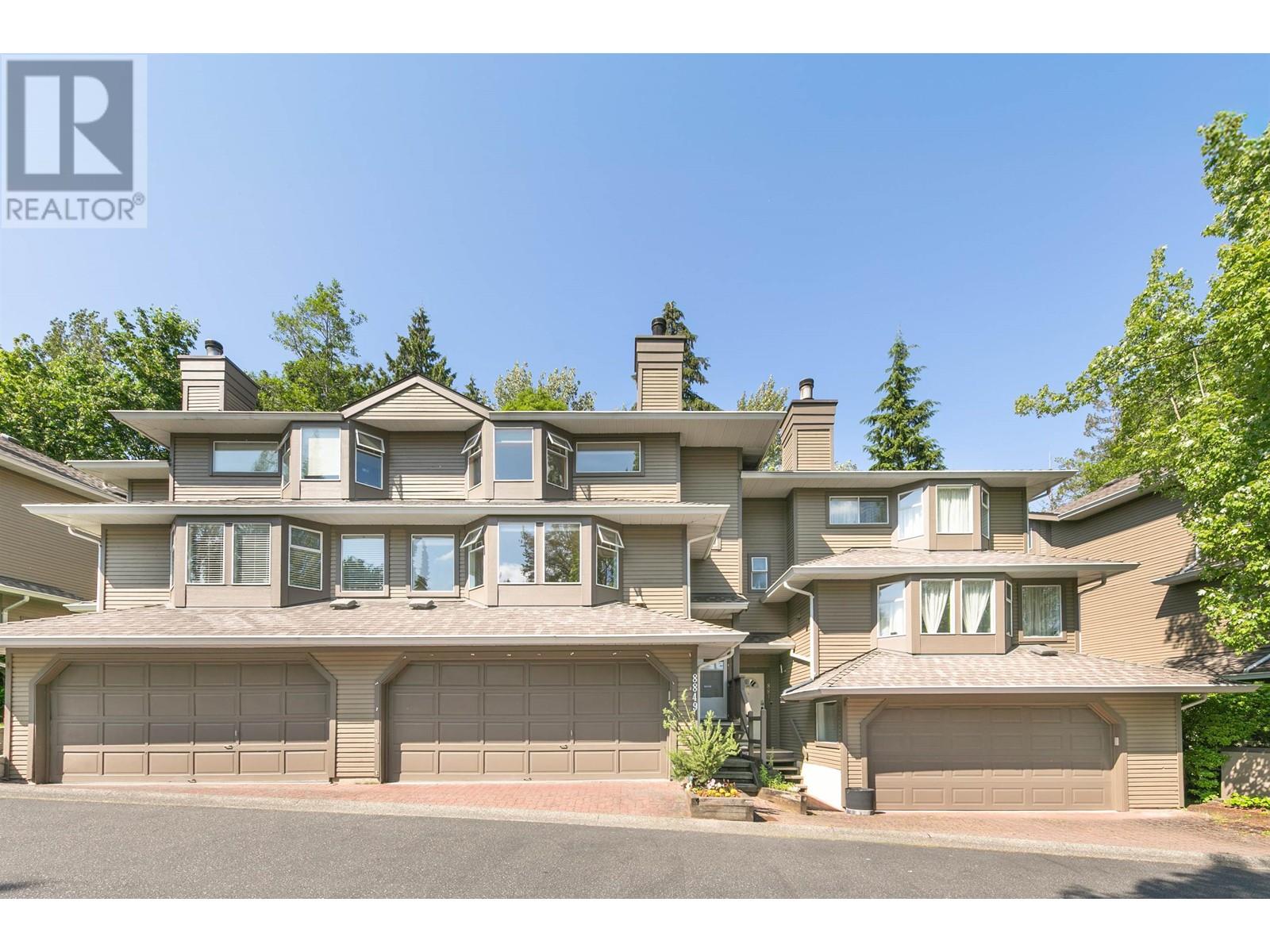8849 Larkfield Drive, Burnaby, British Columbia  V5A 4K9 - Photo 2 - R3011225