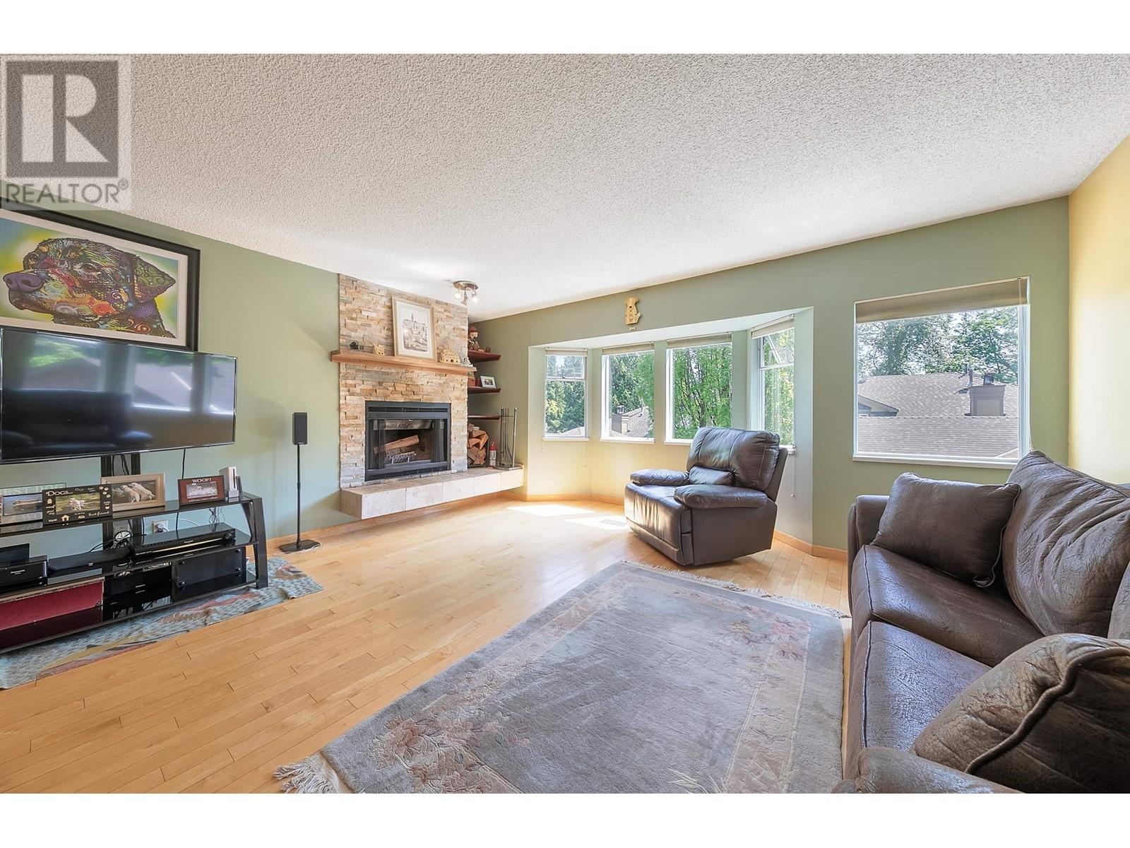 8849 Larkfield Drive, Burnaby, British Columbia  V5A 4K9 - Photo 3 - R3011225
