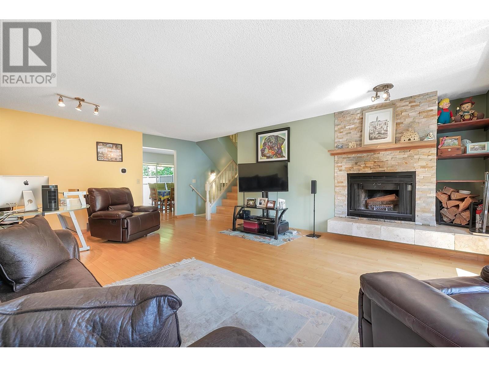 8849 Larkfield Drive, Burnaby, British Columbia  V5A 4K9 - Photo 5 - R3011225