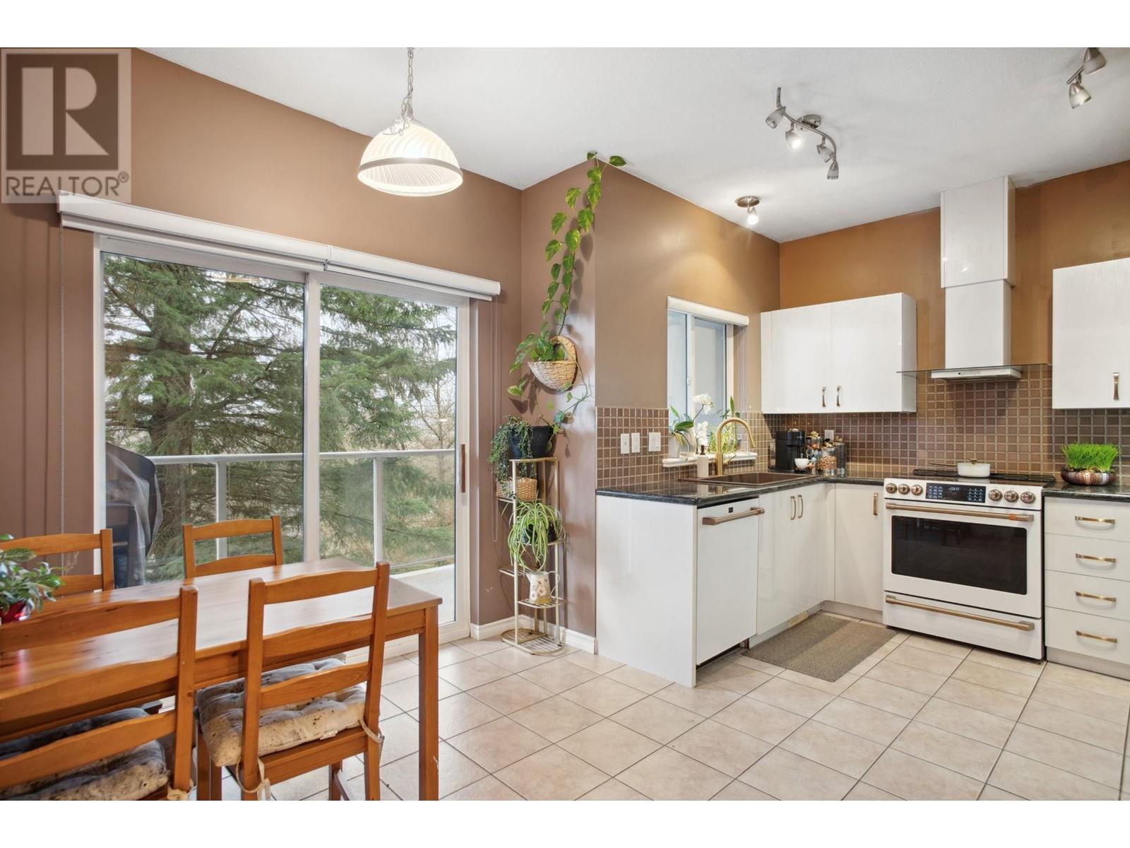 5 915 Fort Fraser Rise, Port Coquitlam, British Columbia  V3C 6K3 - Photo 8 - R3011232
