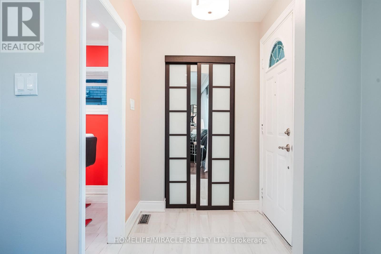 93 Amberjack Boulevard, Toronto, Ontario  M1H 2J6 - Photo 4 - E12177151