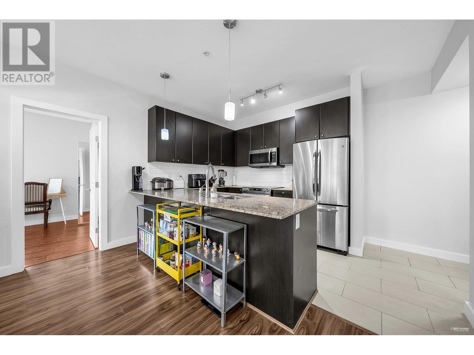 303 250 Francis Way, New Westminster, British Columbia  V3L 0E6 - Photo 11 - R3010895