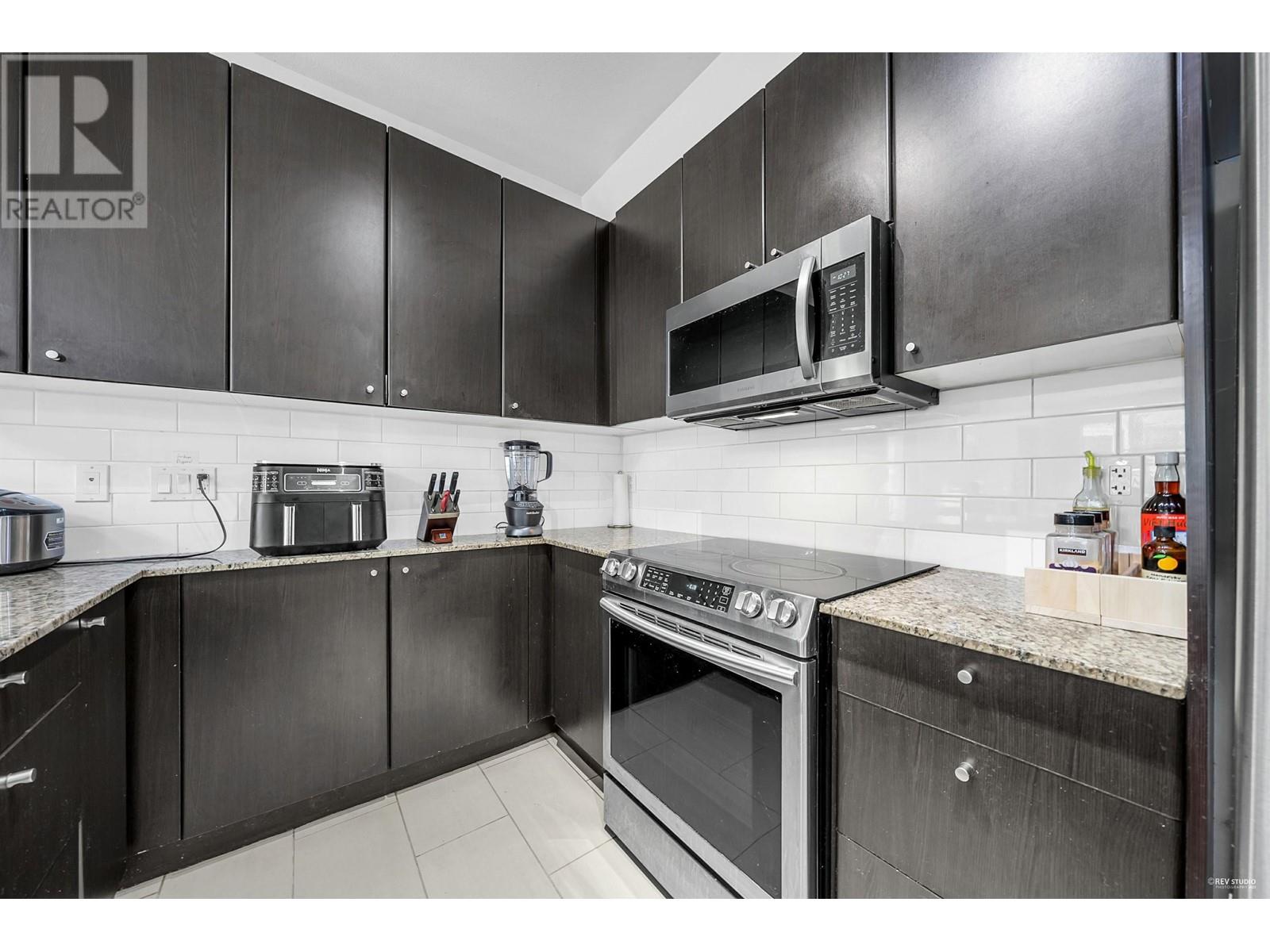 303 250 Francis Way, New Westminster, British Columbia  V3L 0E6 - Photo 9 - R3010895