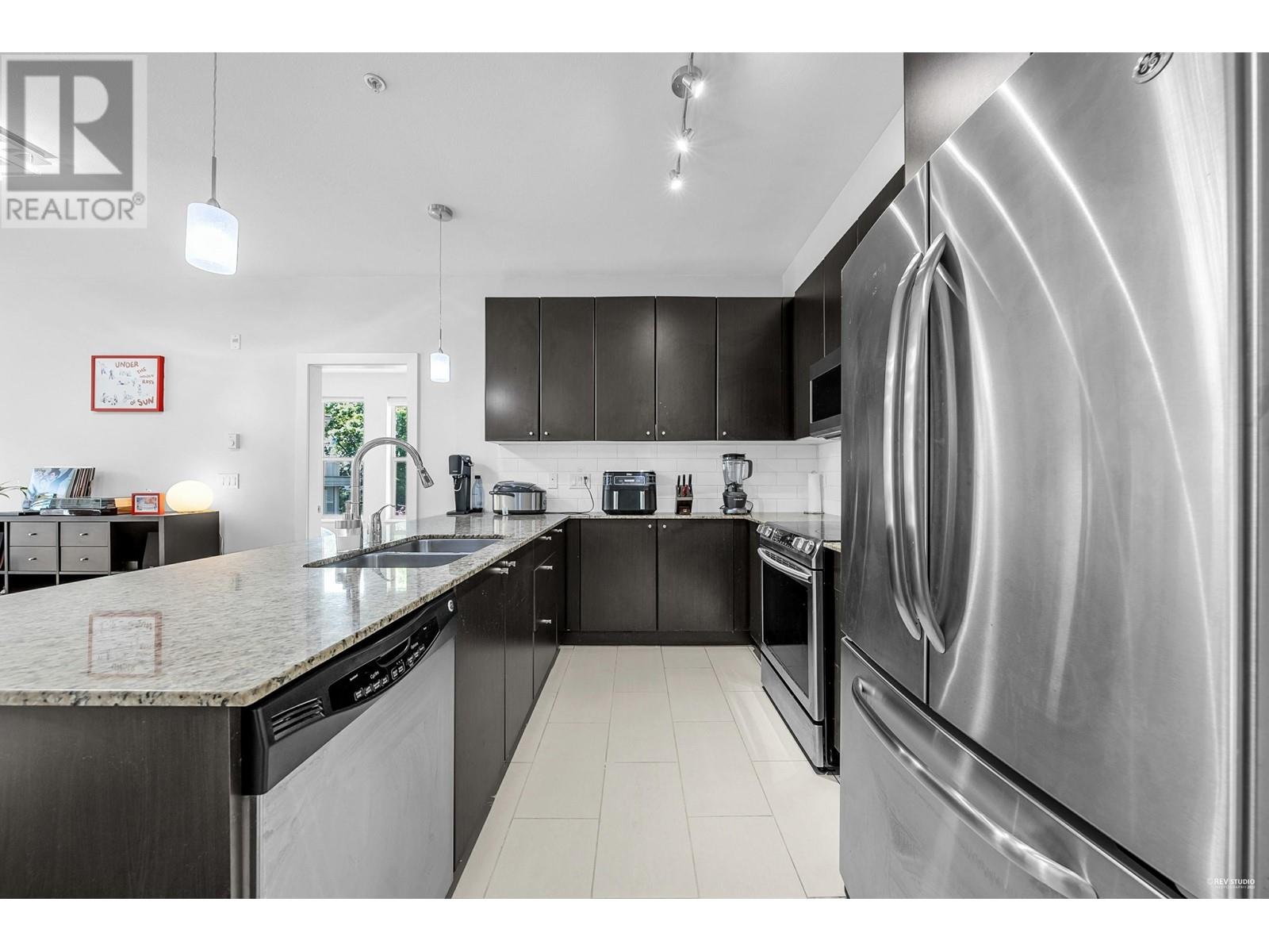 303 250 Francis Way, New Westminster, British Columbia  V3L 0E6 - Photo 10 - R3010895