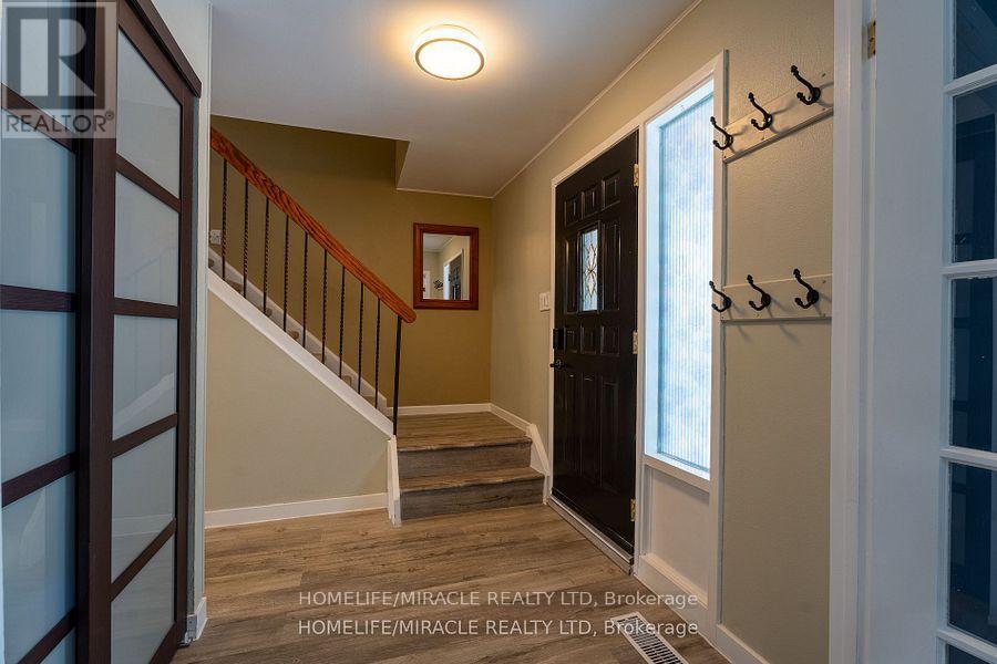 104 Stuart Street, Whitchurch-Stouffville, Ontario  L4A 4S2 - Photo 5 - N12076249