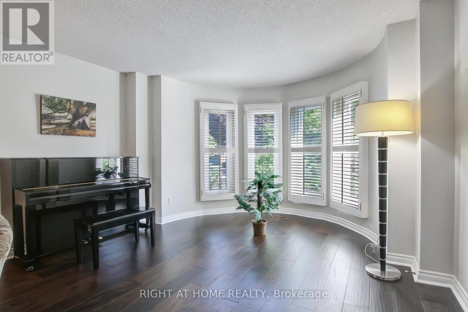 53 Waltham Crescent, Richmond Hill, Ontario  L4B 1Z3 - Photo 15 - N12143907
