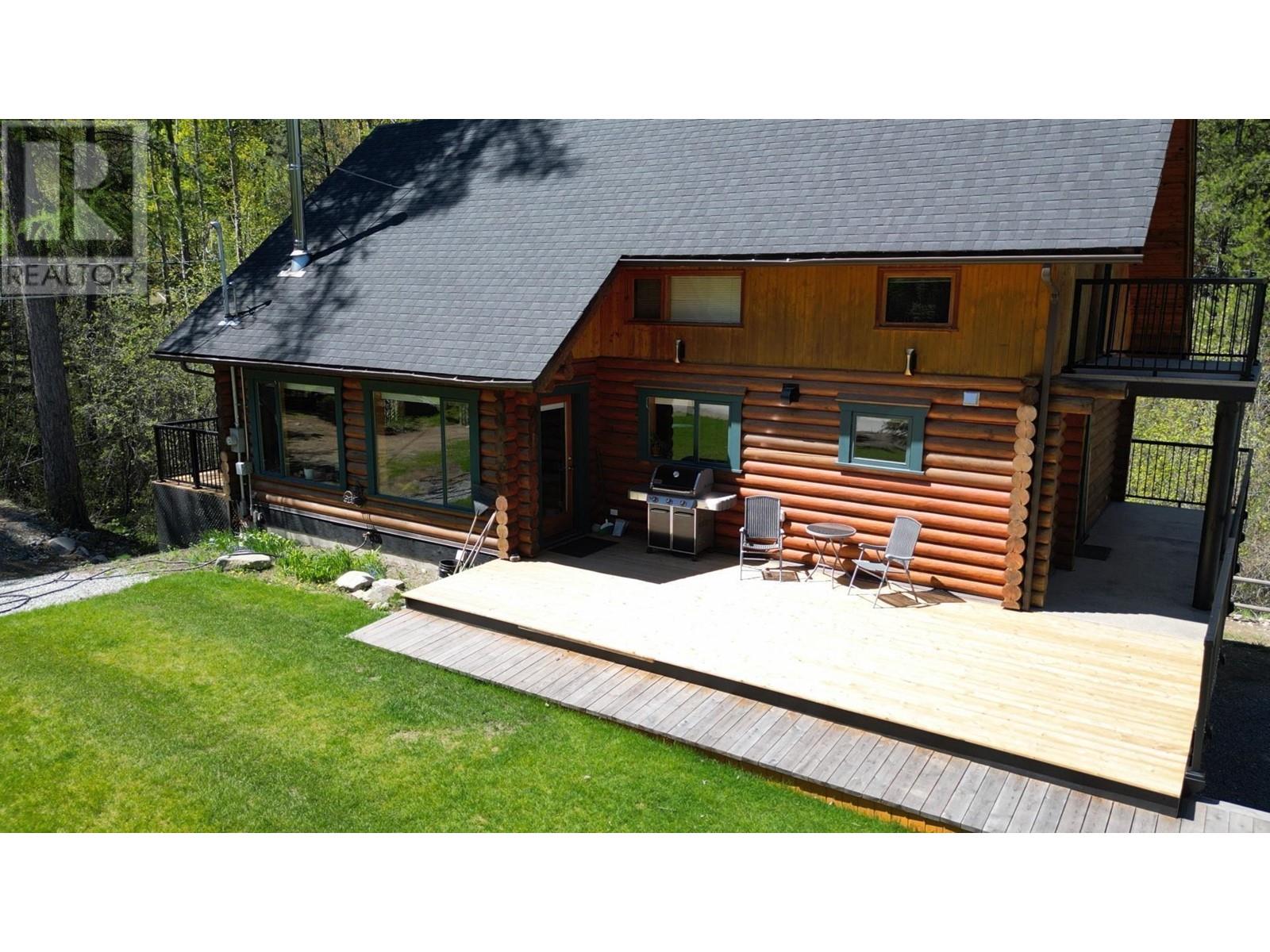 9725 Braunagel Road, Moyie, British Columbia  V0B 2A0 - Photo 1 - 10346091