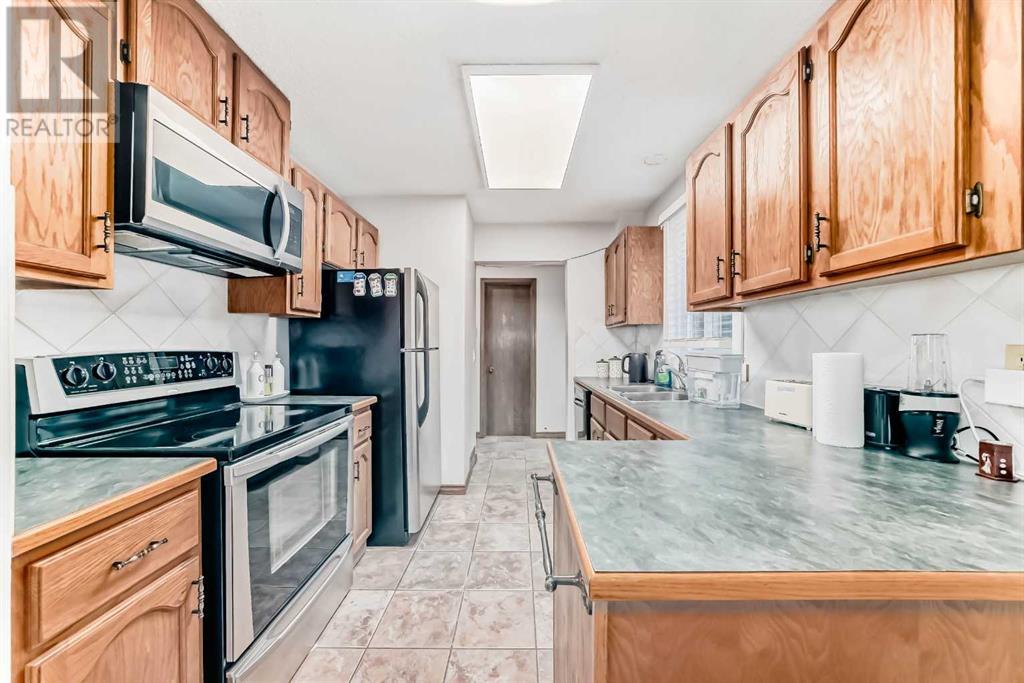 2926 Parkdale Boulevard Nw, Calgary, Alberta  T2N 3S9 - Photo 4 - A2224090