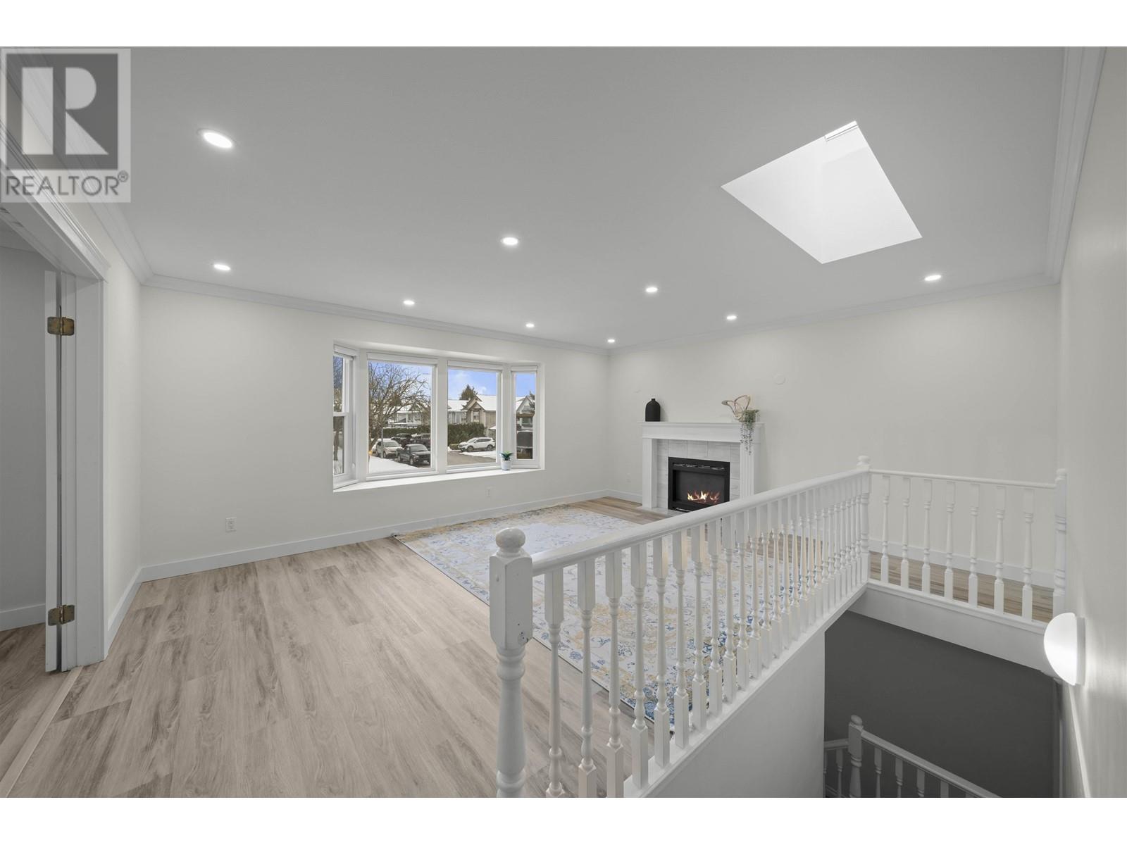 685 Pender Place, Port Coquitlam, British Columbia  V3B 7M2 - Photo 2 - R3011177