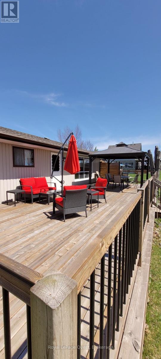 476 Hiscock Shores Road, Prince Edward County, Ontario  K0K 1L0 - Photo 15 - X12195765