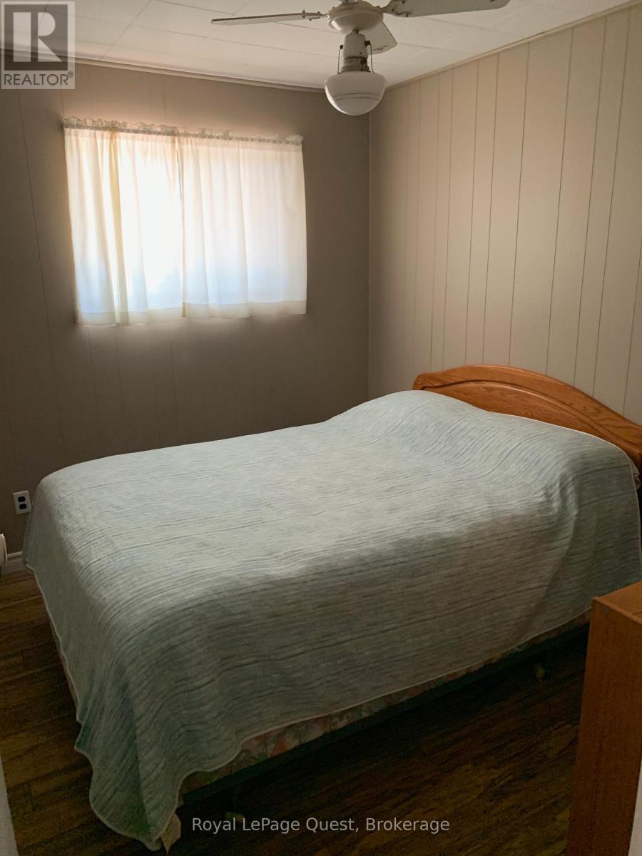 476 Hiscock Shores Road, Prince Edward County, Ontario  K0K 1L0 - Photo 19 - X12195765