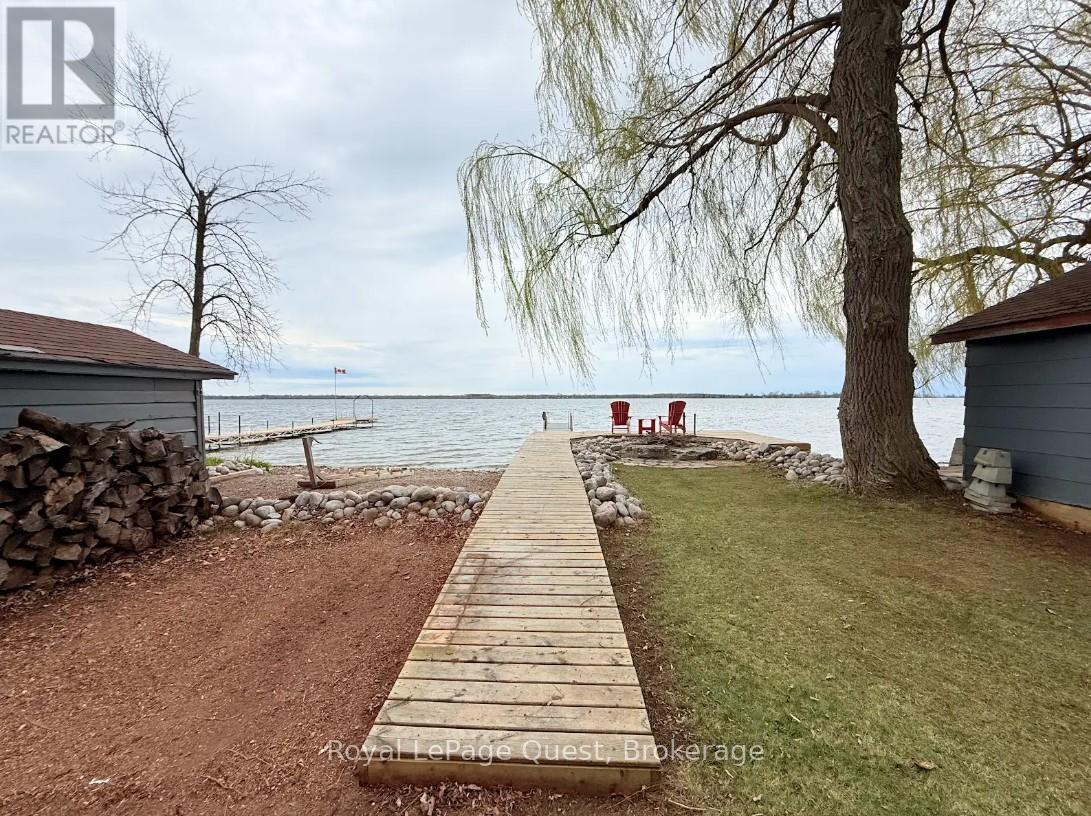 476 Hiscock Shores Road, Prince Edward County, Ontario  K0K 1L0 - Photo 8 - X12195765