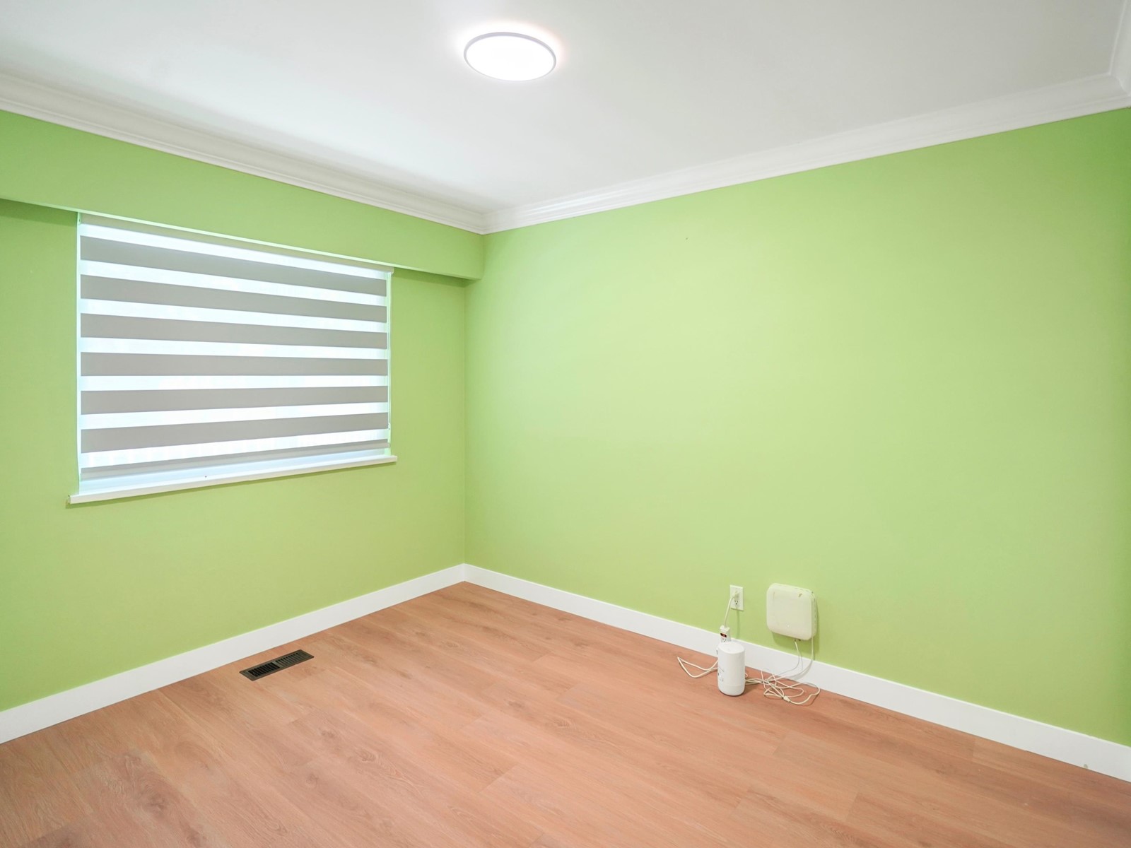 14935 Kew Drive, Surrey, British Columbia  V3R 4Y1 - Photo 8 - R3010110