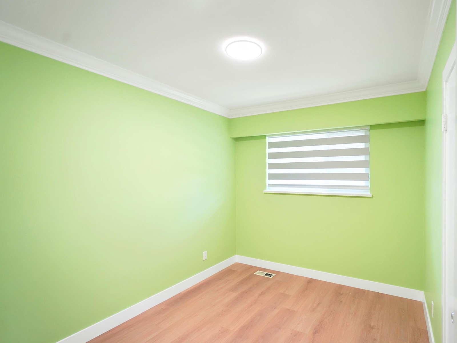 14935 Kew Drive, Surrey, British Columbia  V3R 4Y1 - Photo 6 - R3010110