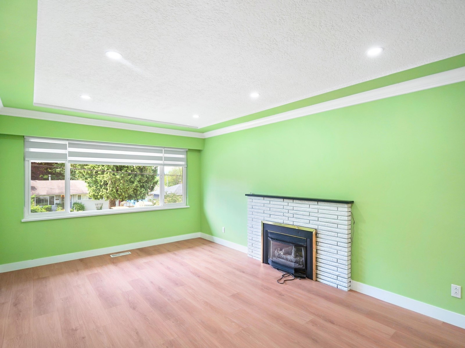 14935 Kew Drive, Surrey, British Columbia  V3R 4Y1 - Photo 4 - R3010110