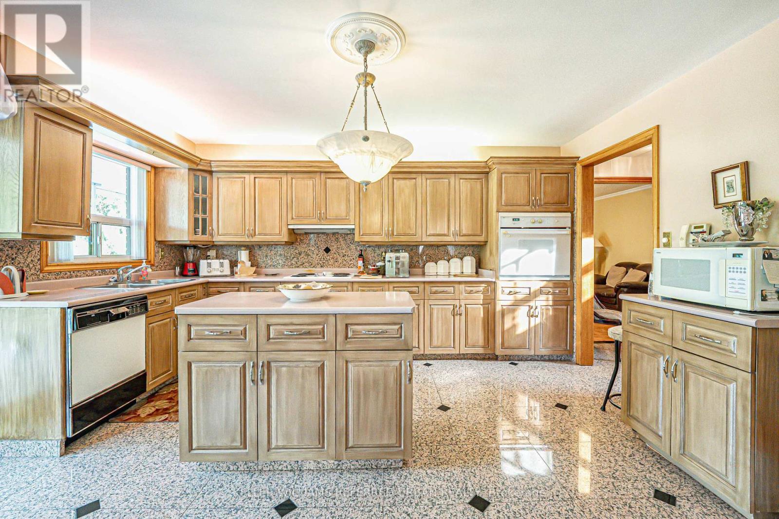55 Chiswick Avenue, Toronto, Ontario  M6M 4V1 - Photo 14 - W12195568
