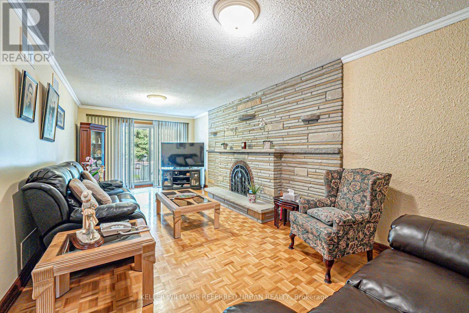 55 Chiswick Avenue, Toronto, Ontario  M6M 4V1 - Photo 9 - W12195568