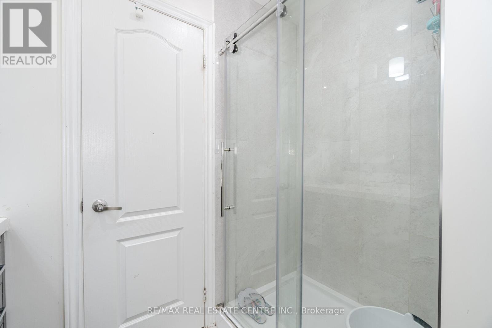 4088 Woodington Drive, Mississauga, Ontario  L4Z 1K3 - Photo 27 - W12195576