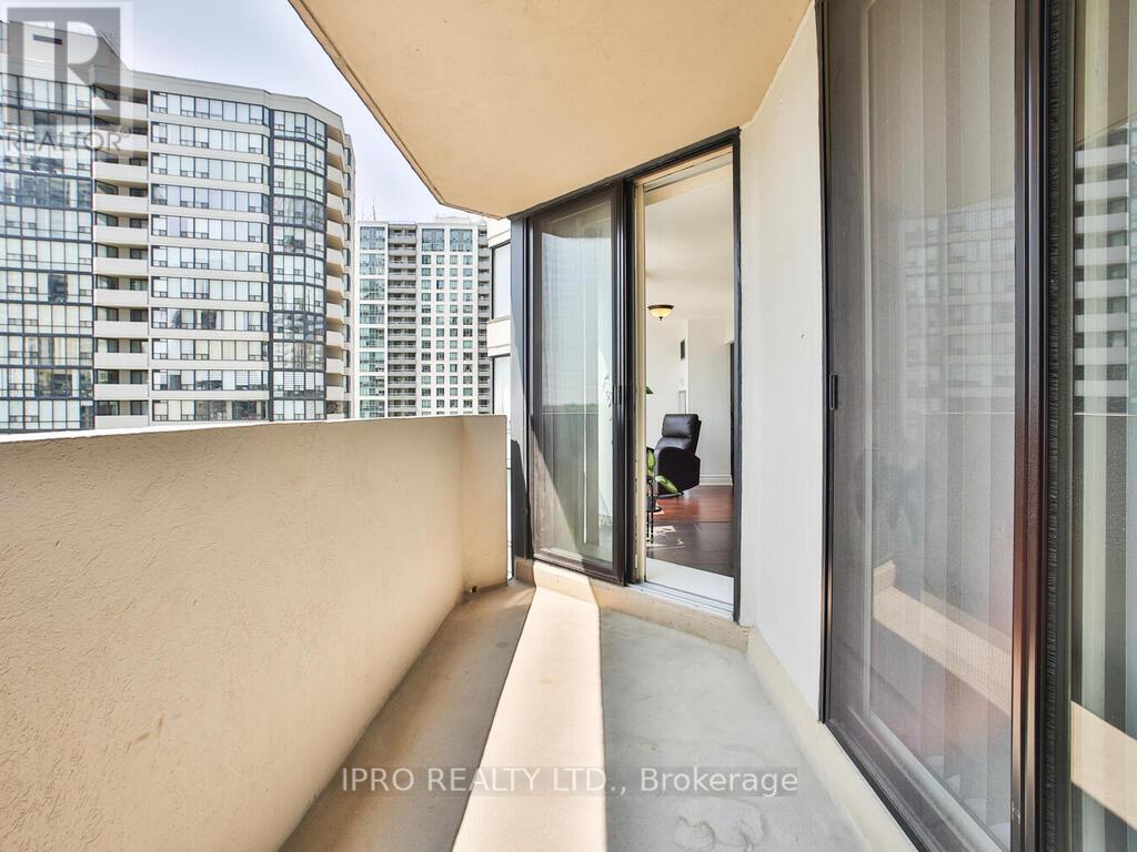 910 - 330 Rathburn Road W, Mississauga, Ontario  L5B 3Y1 - Photo 20 - W12195602