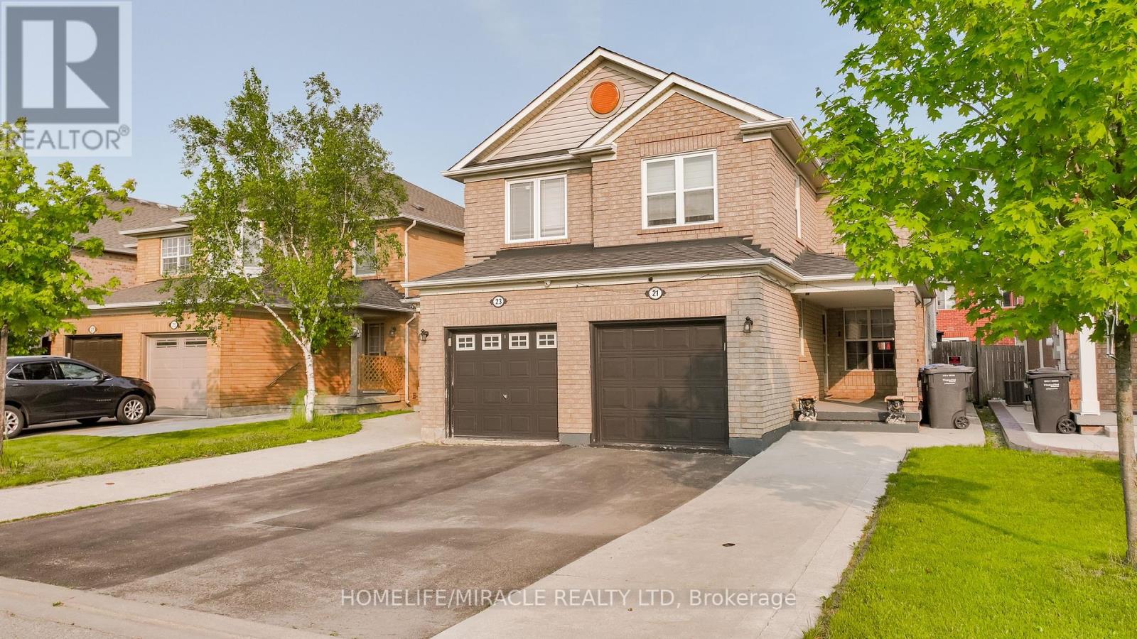 21 Secord Crescent, Brampton, Ontario  L6X 4Z3 - Photo 3 - W12195606