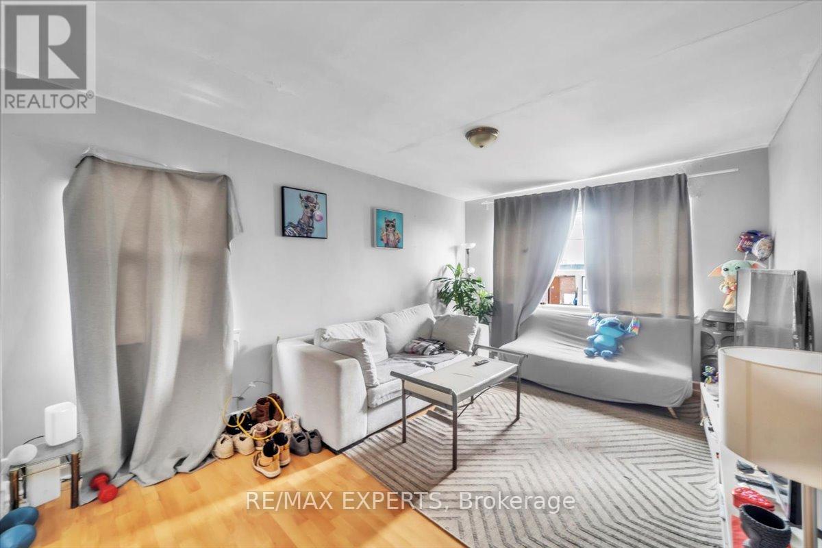 1112 Weston Road, Toronto (Mount Dennis), Ontario  M6N 3S4 - Photo 16 - W12195665