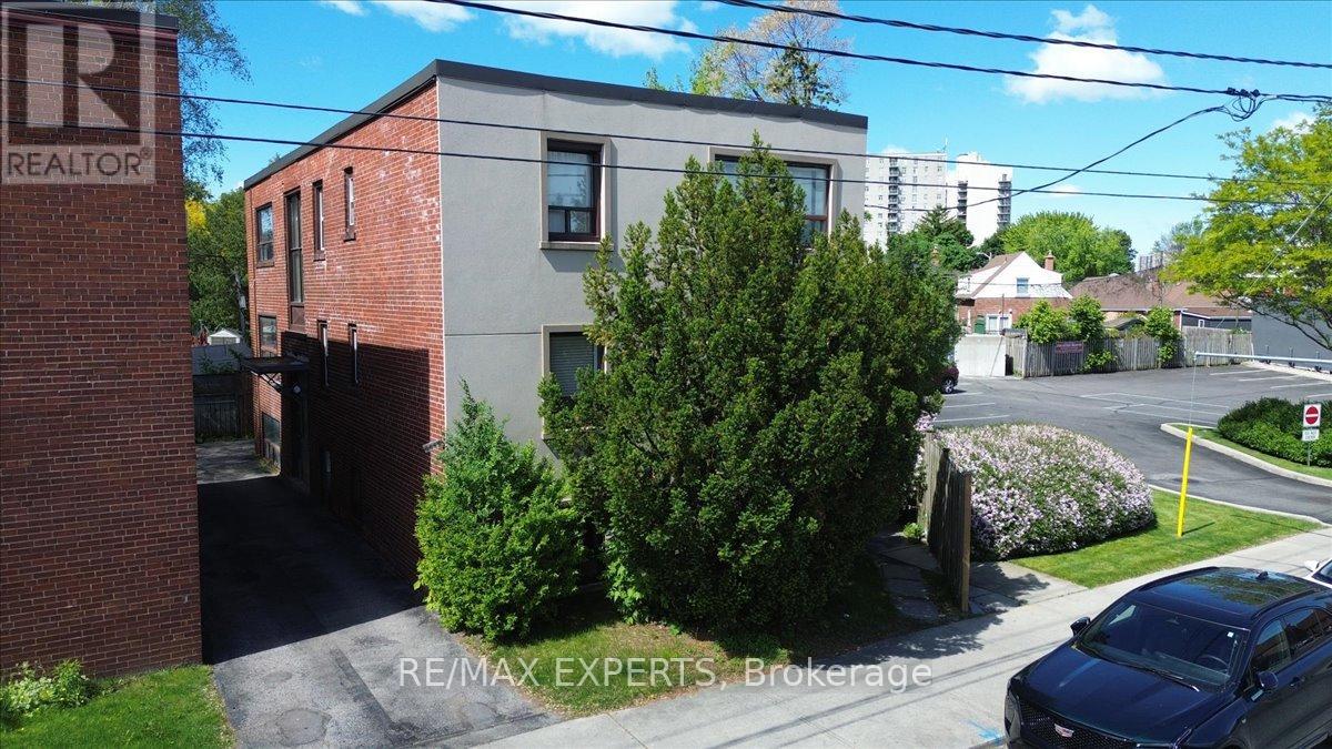 1112 Weston Road, Toronto (Mount Dennis), Ontario  M6N 3S4 - Photo 5 - W12195665