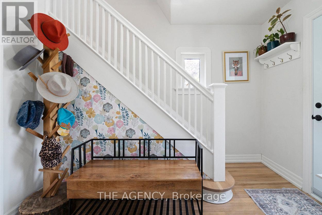 94 Alder Crescent, Toronto, Ontario  M8V 2H8 - Photo 8 - W12195689