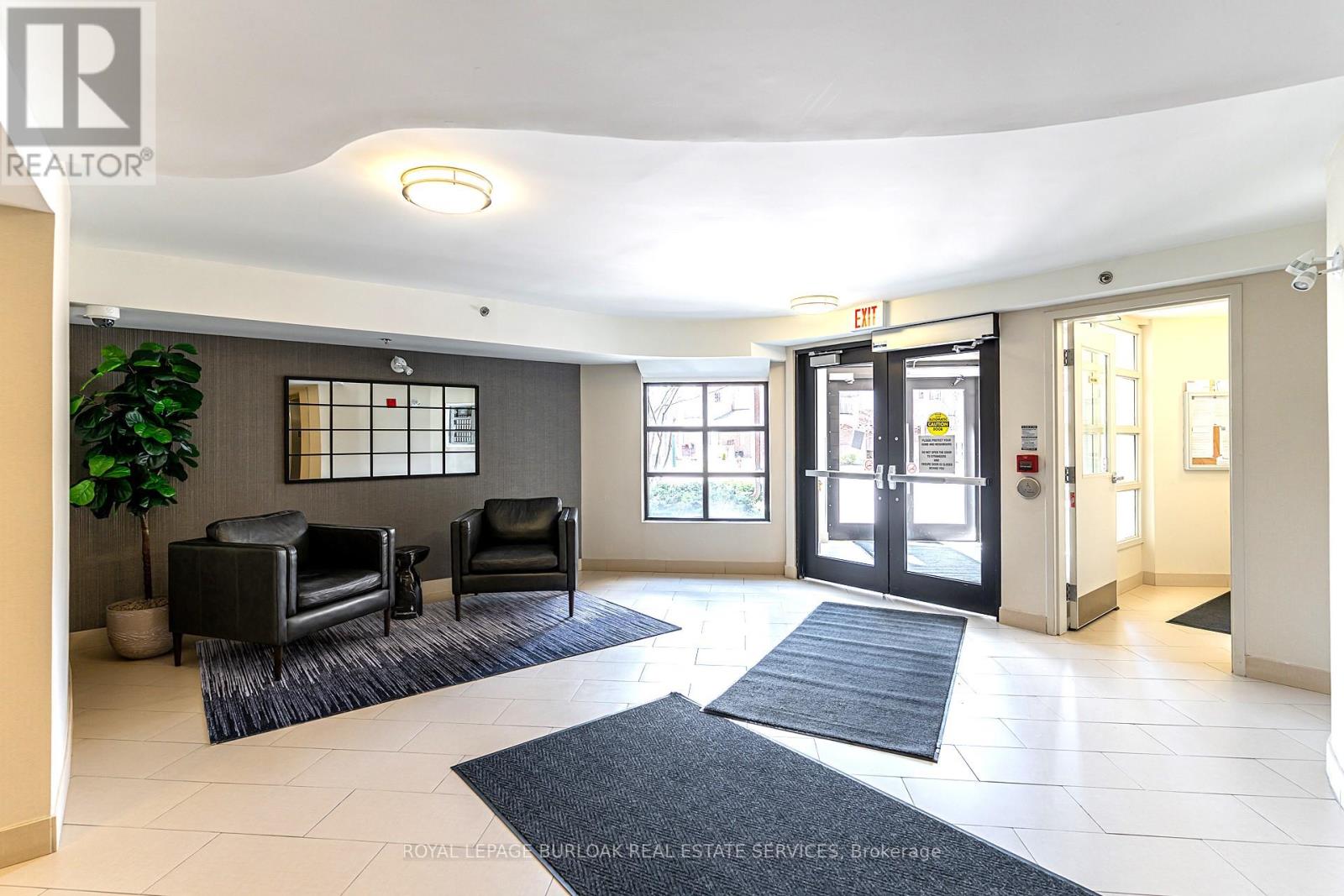 311 - 3060 Rotary Way, Burlington, Ontario  L7M 0G9 - Photo 4 - W12195695