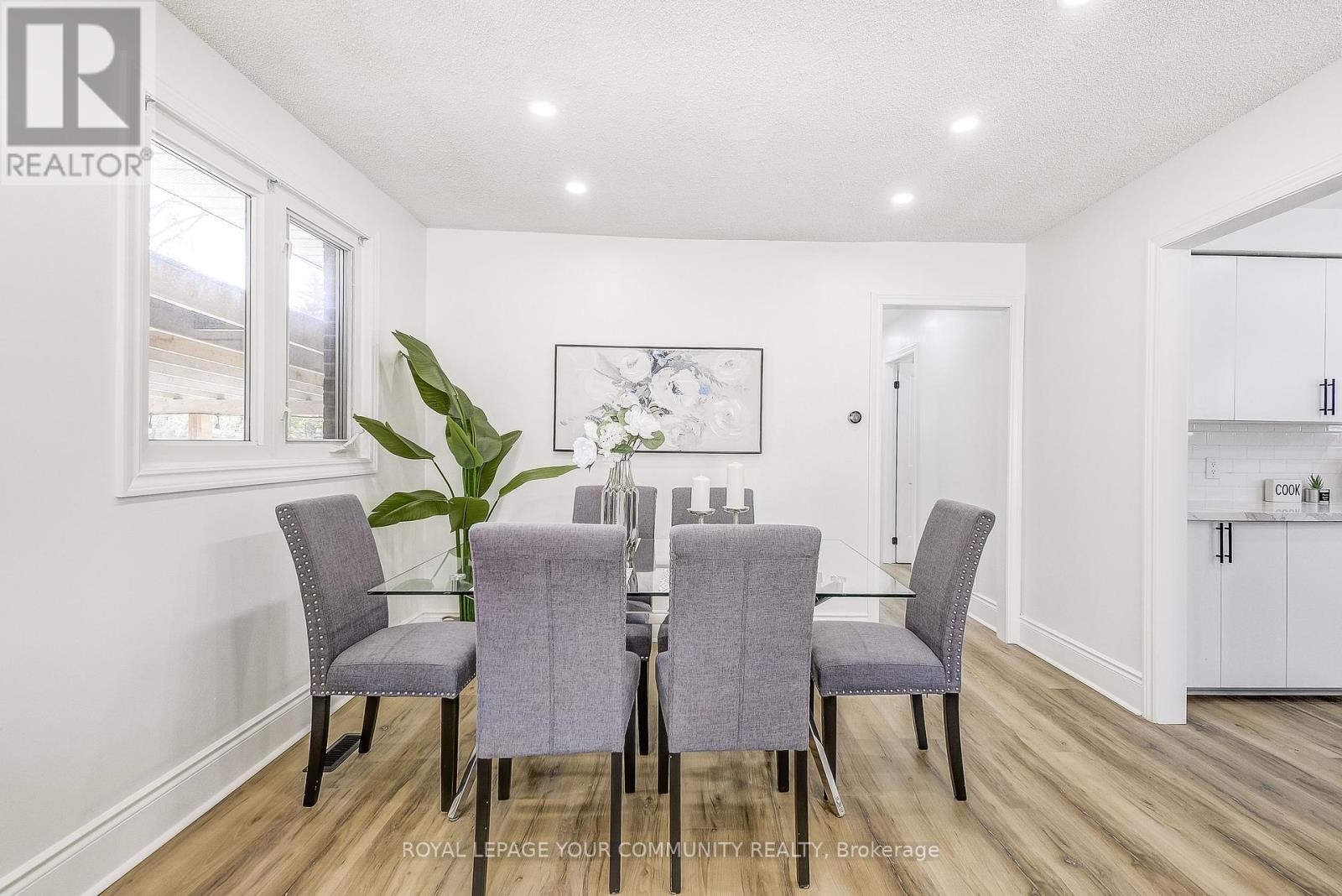 958 South Service Road, Mississauga, Ontario  L5E 1V1 - Photo 11 - W12195702