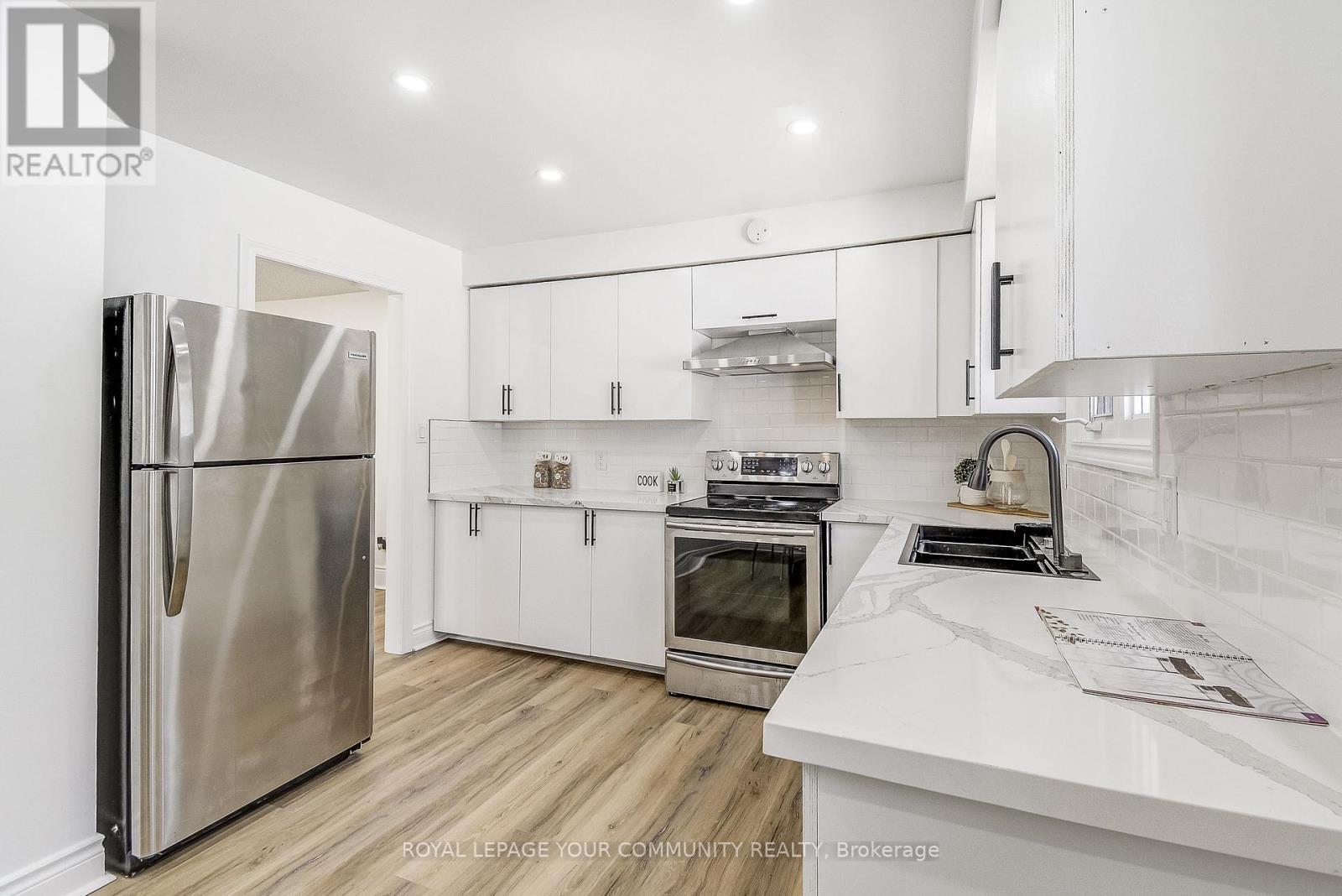 958 South Service Road, Mississauga, Ontario  L5E 1V1 - Photo 16 - W12195702