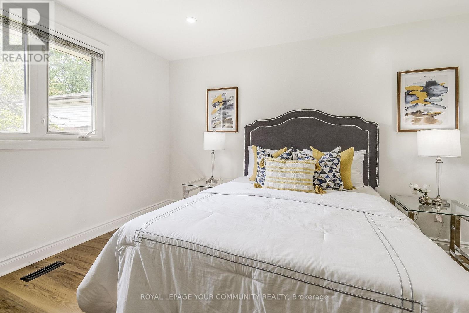 958 South Service Road, Mississauga, Ontario  L5E 1V1 - Photo 23 - W12195702