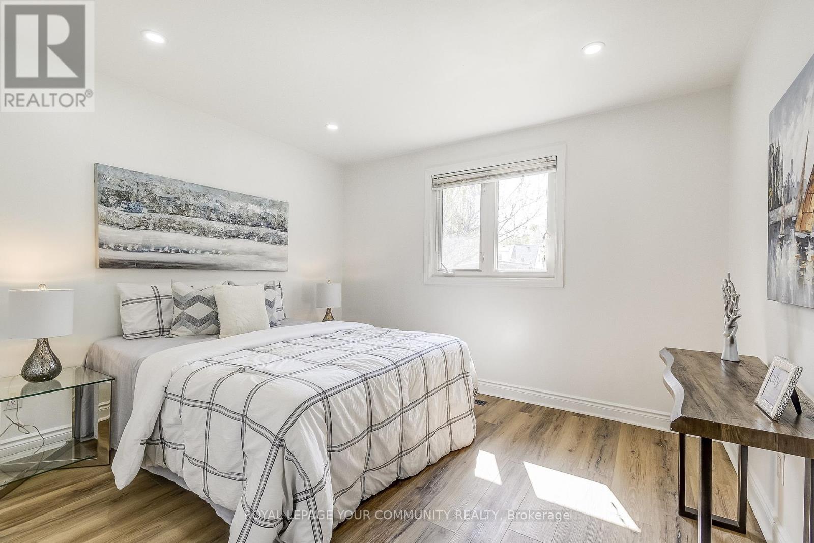 958 South Service Road, Mississauga, Ontario  L5E 1V1 - Photo 24 - W12195702
