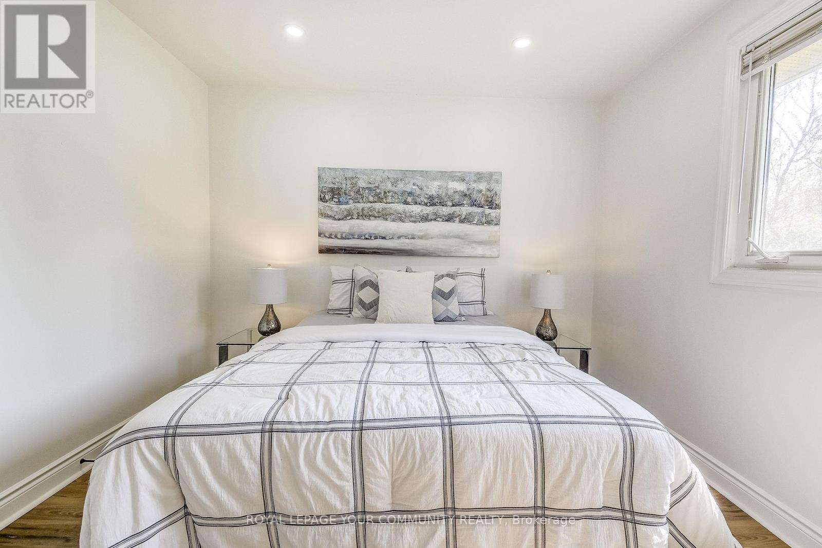 958 South Service Road, Mississauga, Ontario  L5E 1V1 - Photo 25 - W12195702
