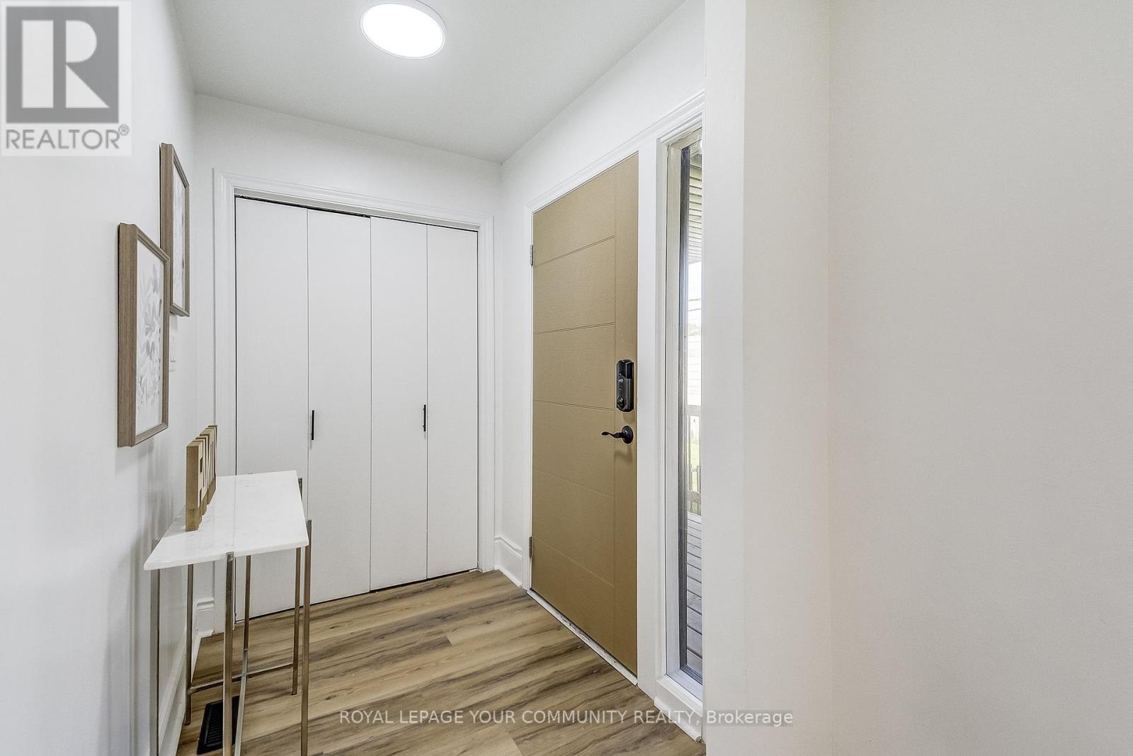 958 South Service Road, Mississauga, Ontario  L5E 1V1 - Photo 5 - W12195702