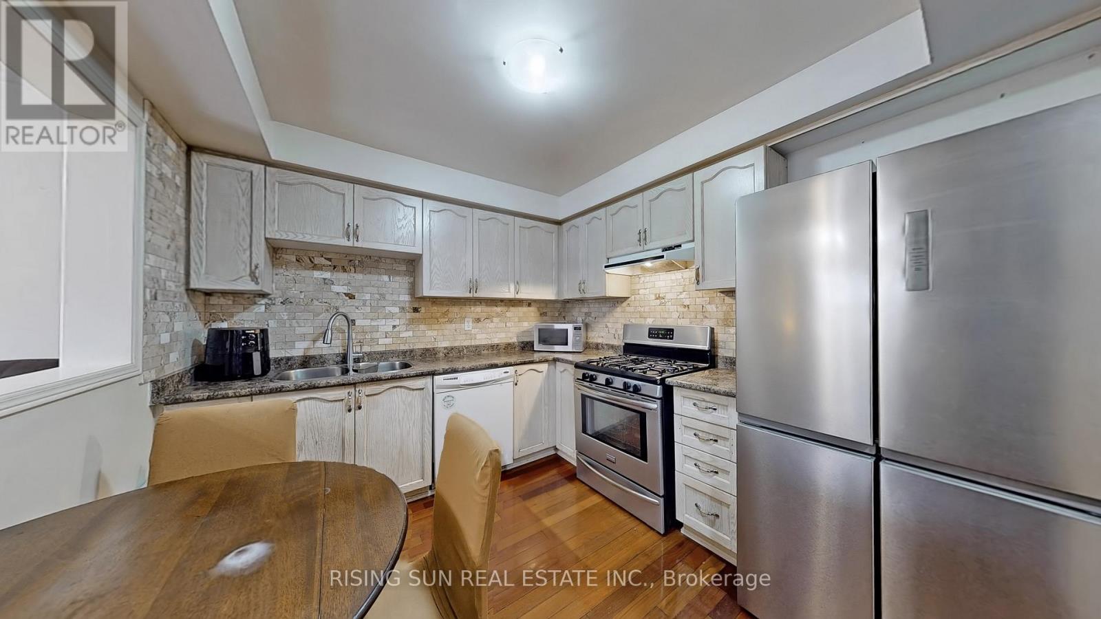11 Kitto Court, Brampton, Ontario  L6Y 5A9 - Photo 10 - W12195725