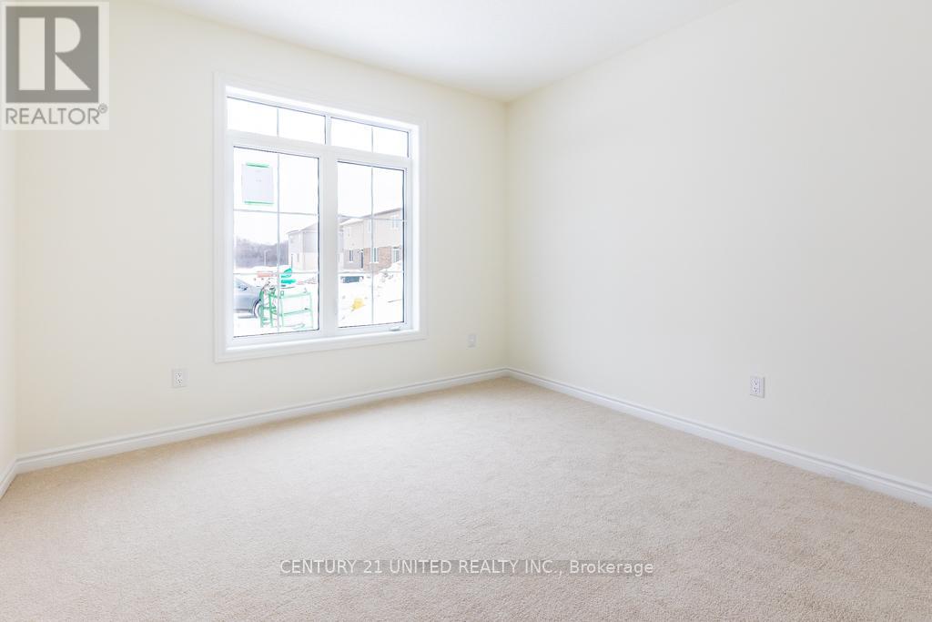 67 Hillcroft Way, Kawartha Lakes, Ontario  K0M 1A0 - Photo 3 - X12195792