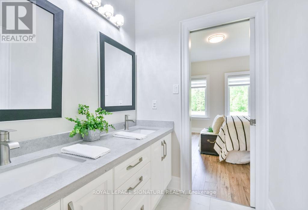5142 Severn Pines Crescent, Severn, Ontario  L0K 2B0 - Photo 16 - S12195504