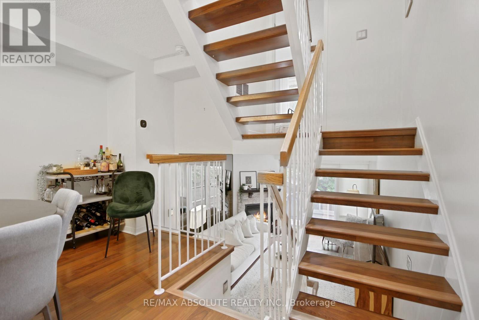 252 Bruyere Street, Ottawa, Ontario  K1N 5E6 - Photo 13 - X12195742