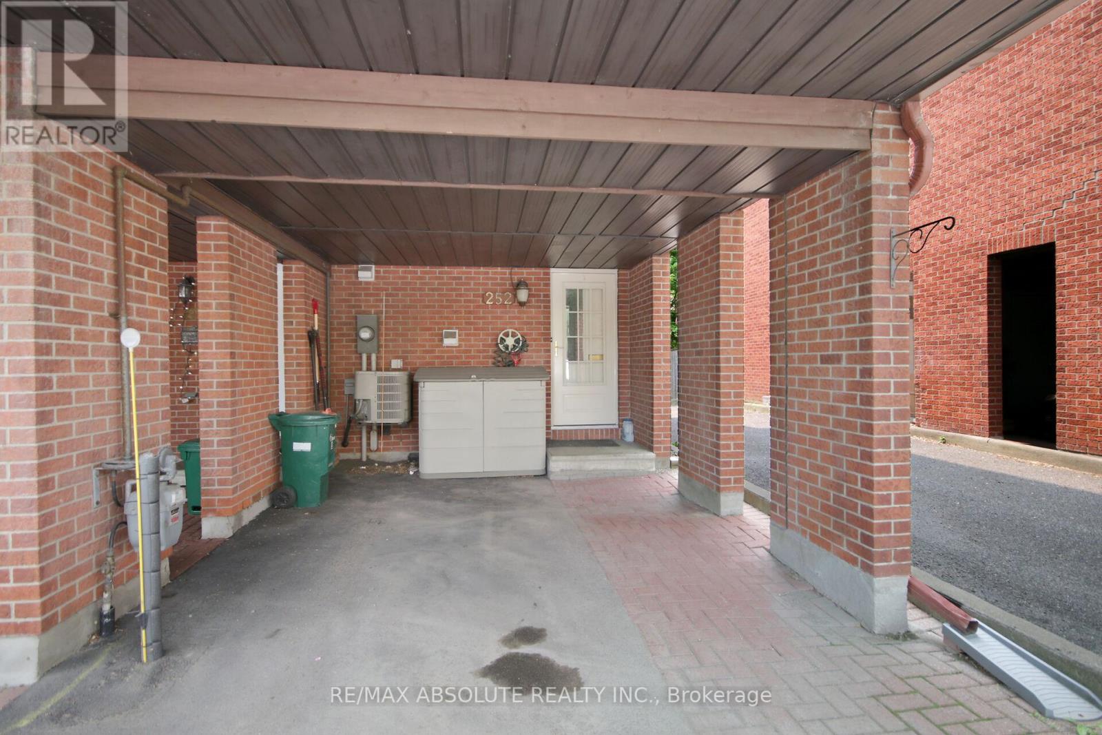 Property at 252 BRUYERE STREET image 3