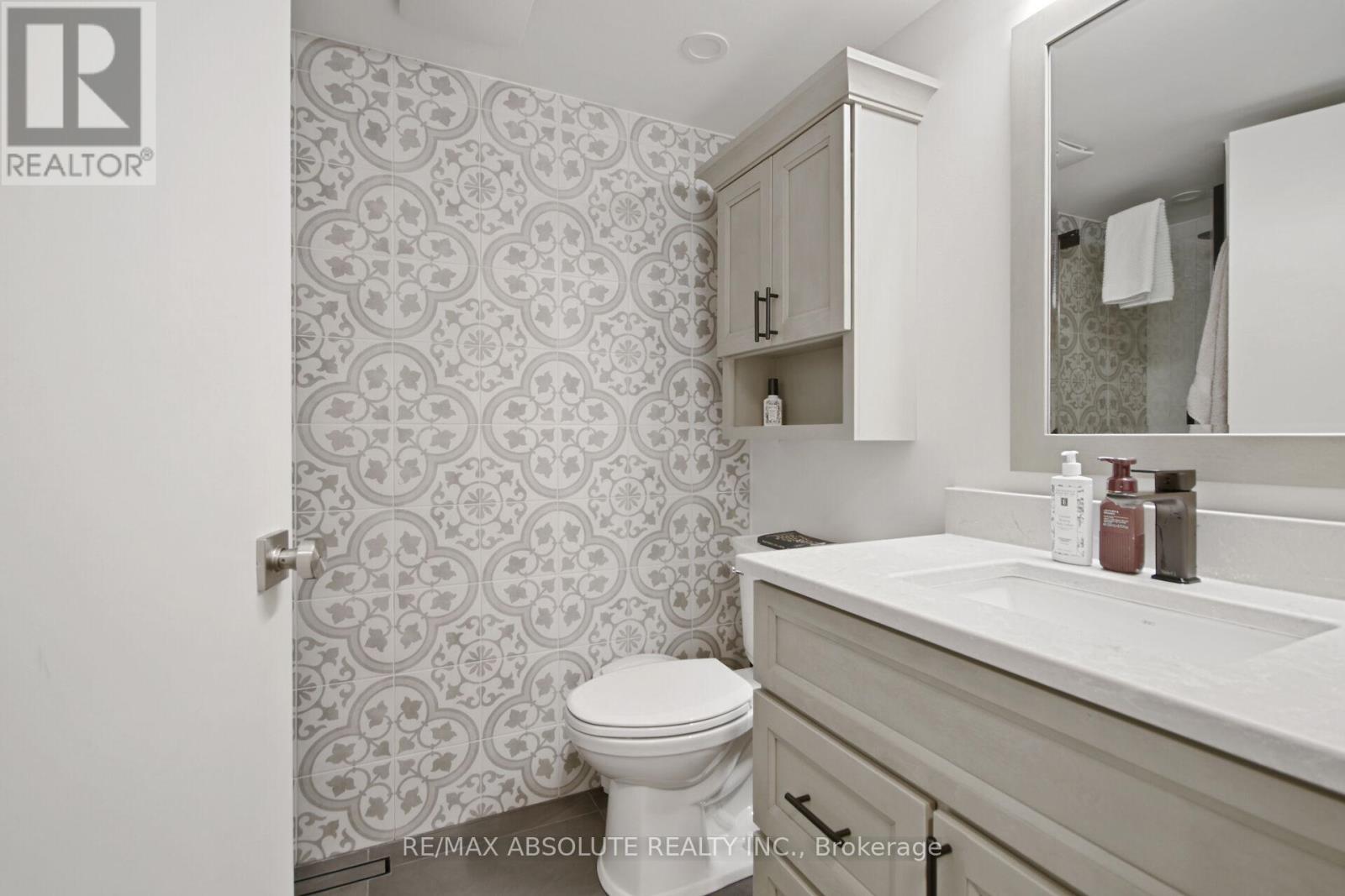 Property at 252 BRUYERE STREET image 4