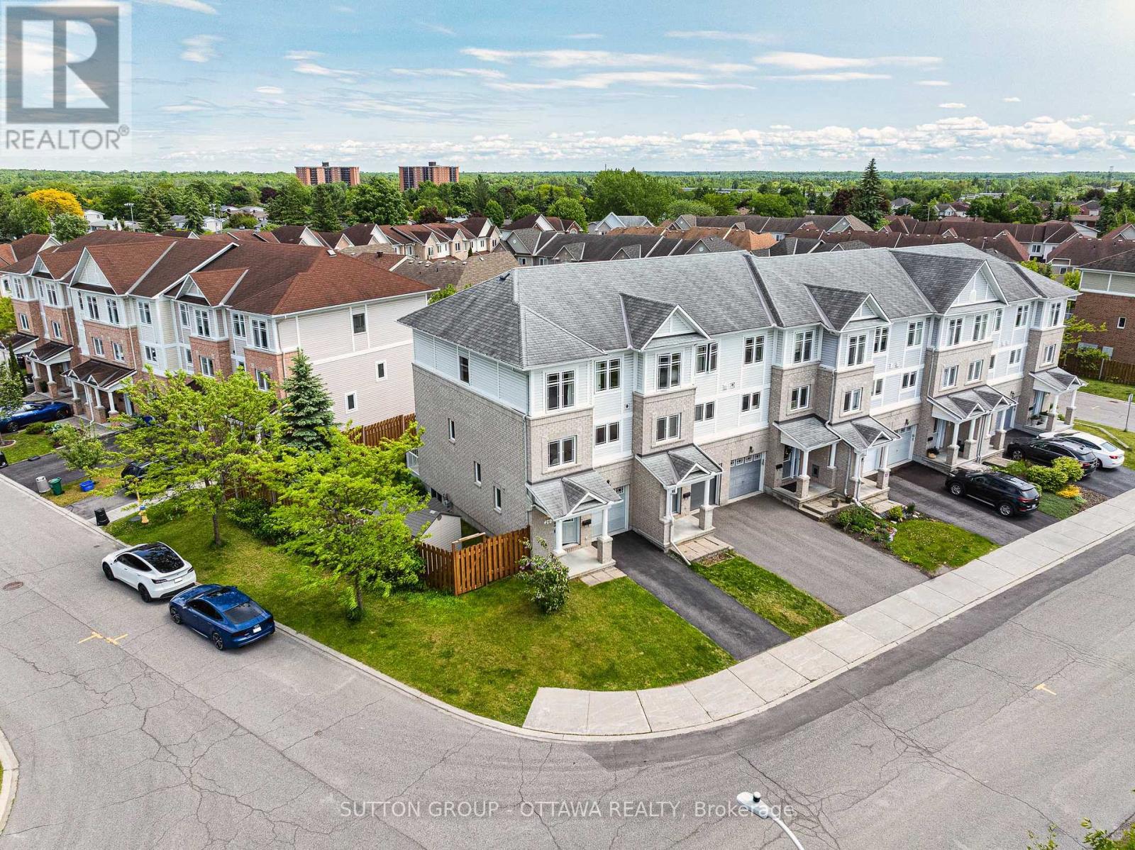 24G STEEL STREET, Ottawa, Ontario