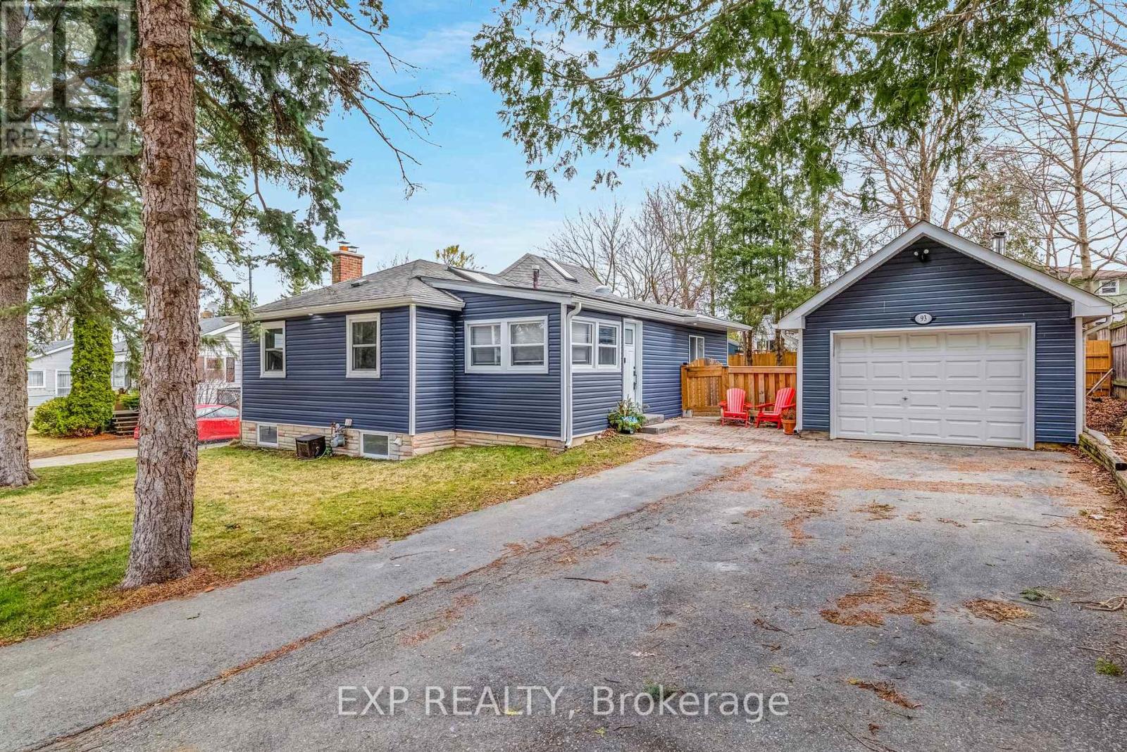 93 Lundy's Lane, Newmarket, Ontario  L3Y 3R9 - Photo 1 - N12194152