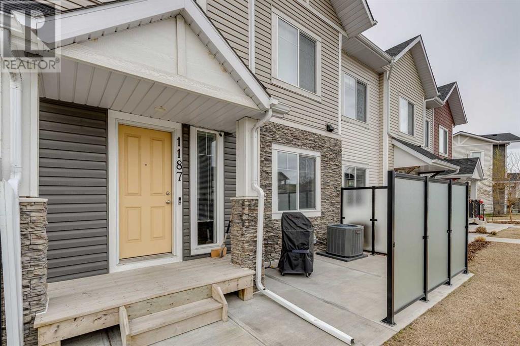 1187 Channelside Drive Sw, Airdrie, Alberta  T4B 4L3 - Photo 2 - A2216833