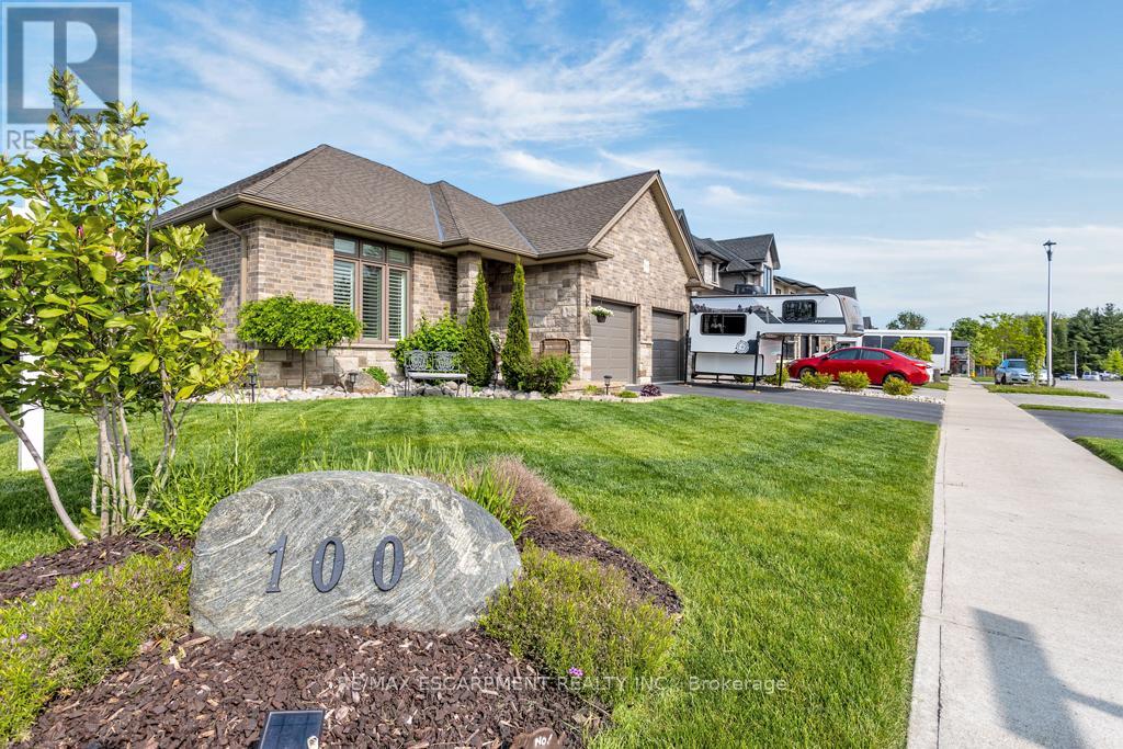 100 TAMARACK BOULEVARD, Woodstock, Ontario